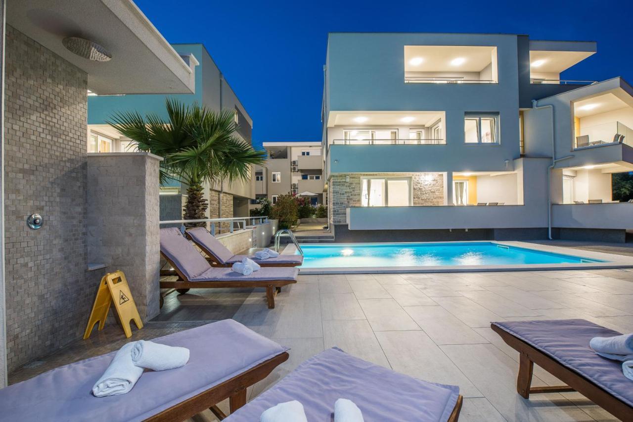 Apartment Apartments & Rooms Danivan Pool Villas