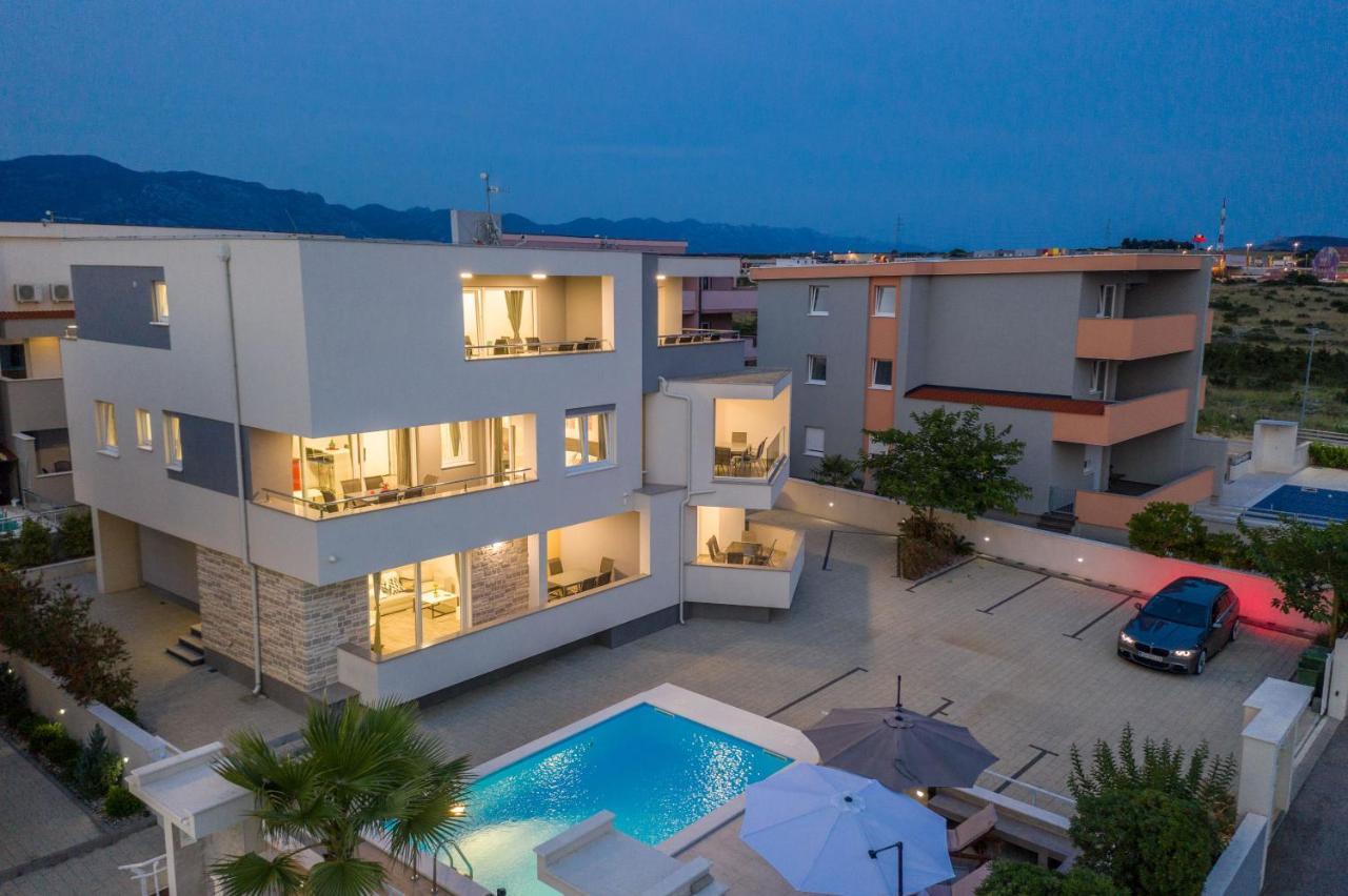 Apartments & Rooms Danivan Pool Villas