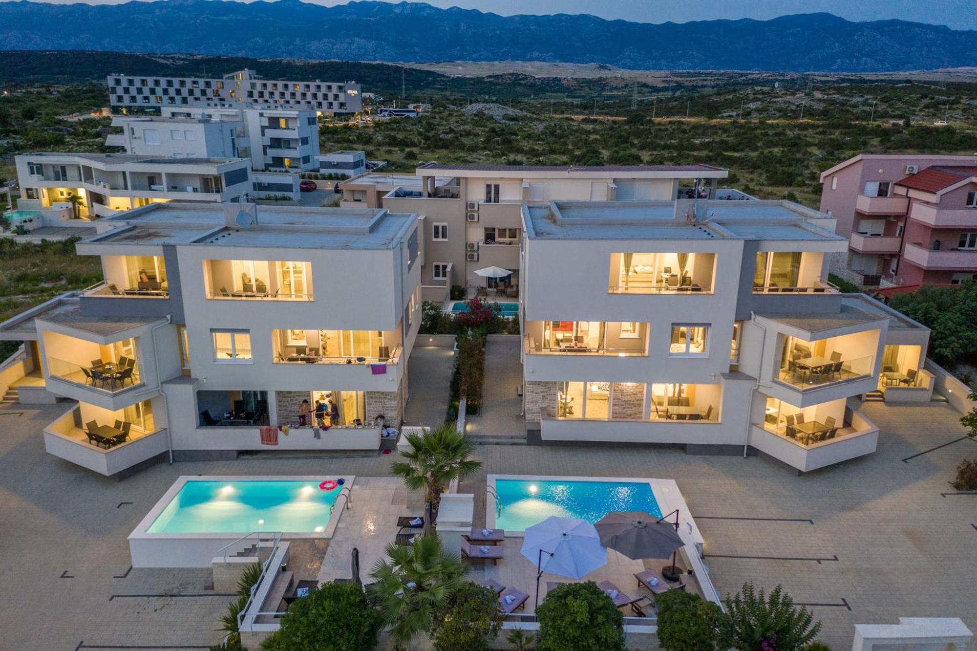 Apartments & Rooms Danivan Pool Villas Novalja
