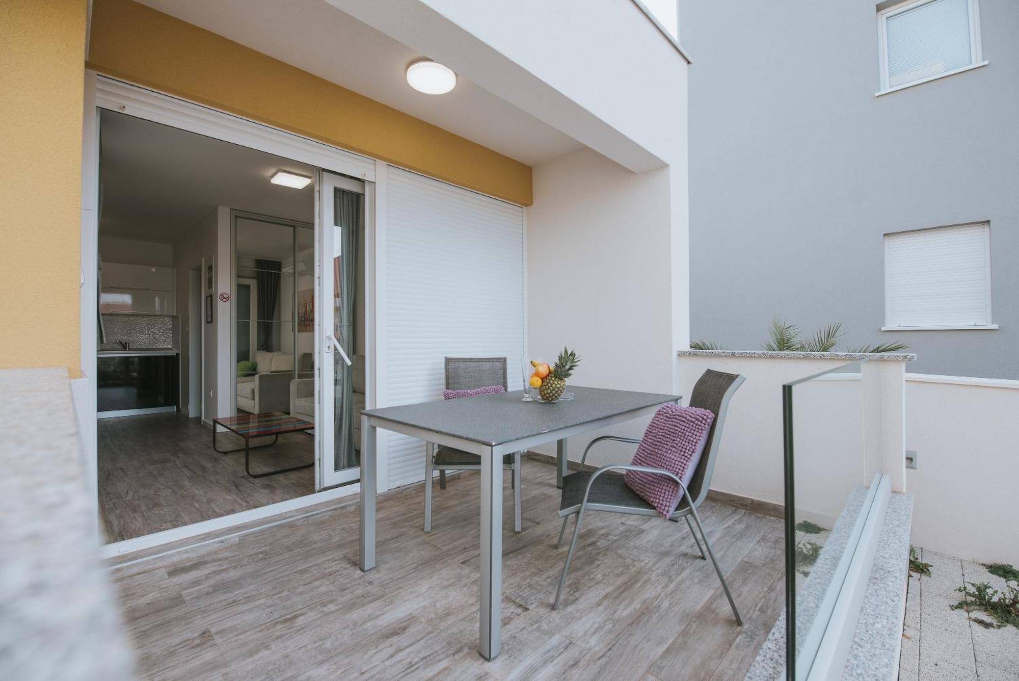 Apartments & Rooms Danivan Pool Villas Apartment *