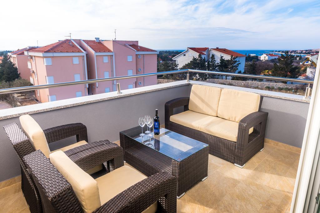 Apartments & Rooms Danivan Pool Villas *