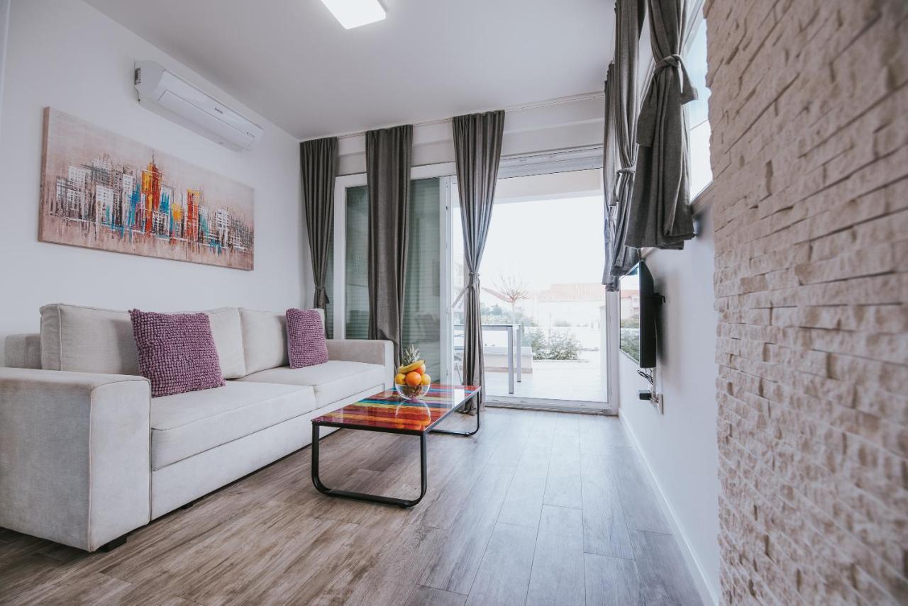 Apartments & Rooms Danivan Pool Villas